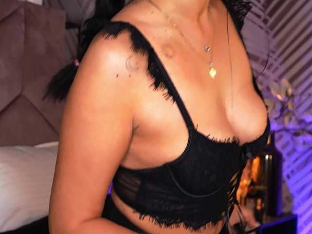 EvaRayne's BongaCams show and profile