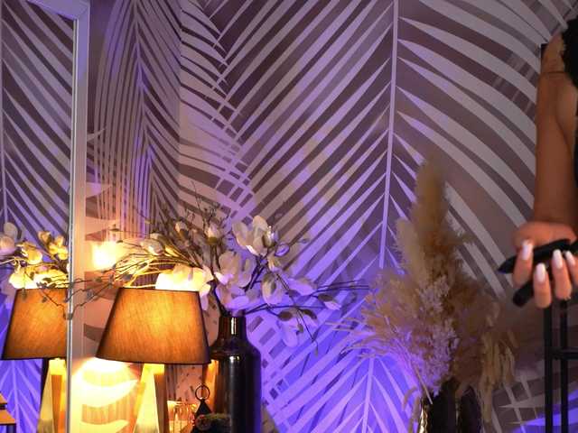 EvaRayne's BongaCams show and profile