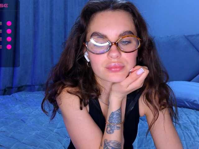 SeLeNaa's BongaCams show and profile