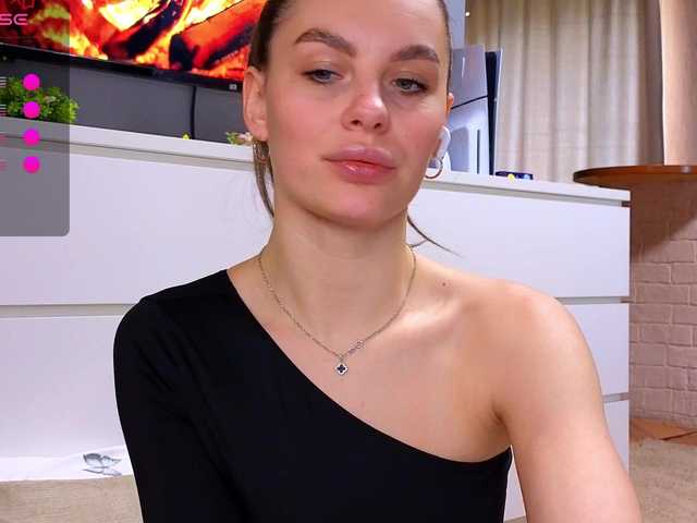 SeLeNaa's BongaCams show and profile