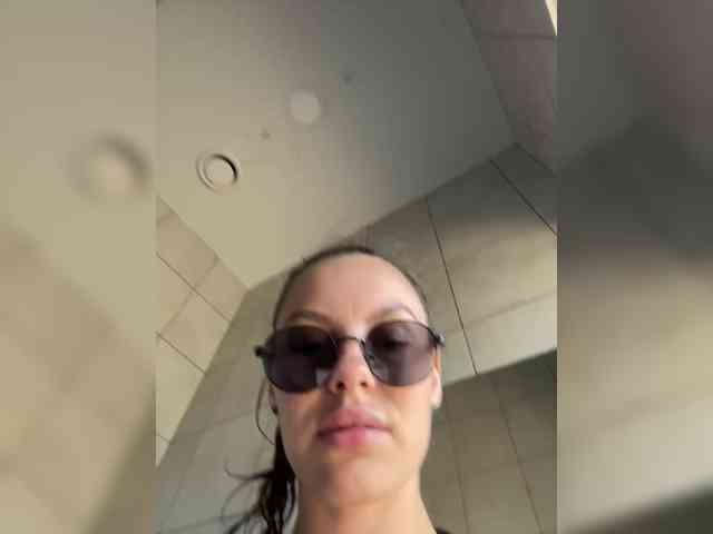 VALERIYAAA webcam