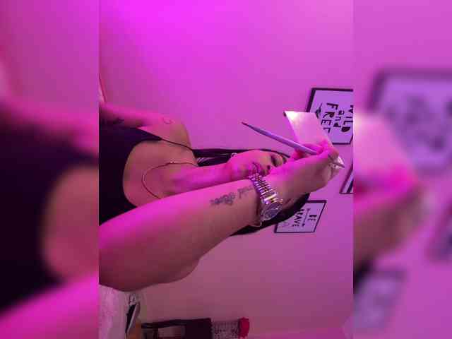 Модель: RachelTomss
