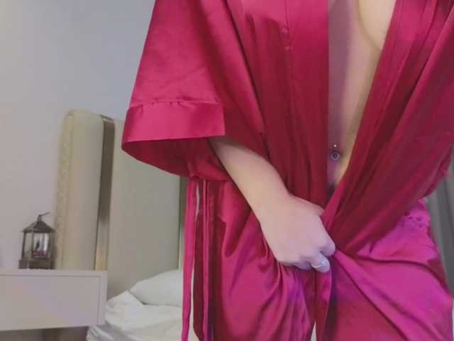 Akinastar's BongaCams show and profile