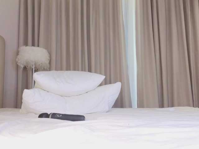 Akinastar's BongaCams show and profile