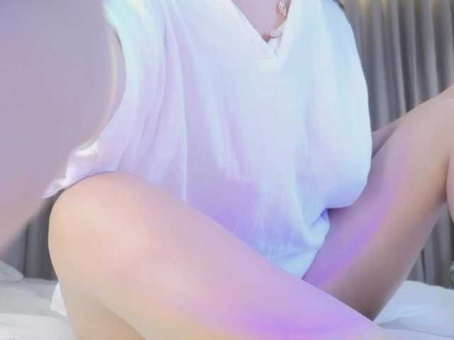 Akinastar's BongaCams show and profile