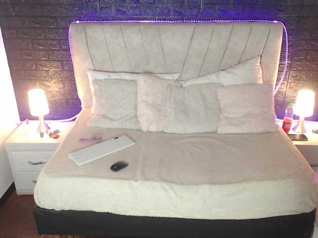  PERLA-AND-CELESTE chat room