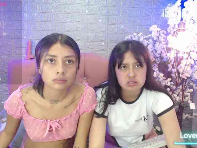 GIRLS-LESBI-HOTT webcam