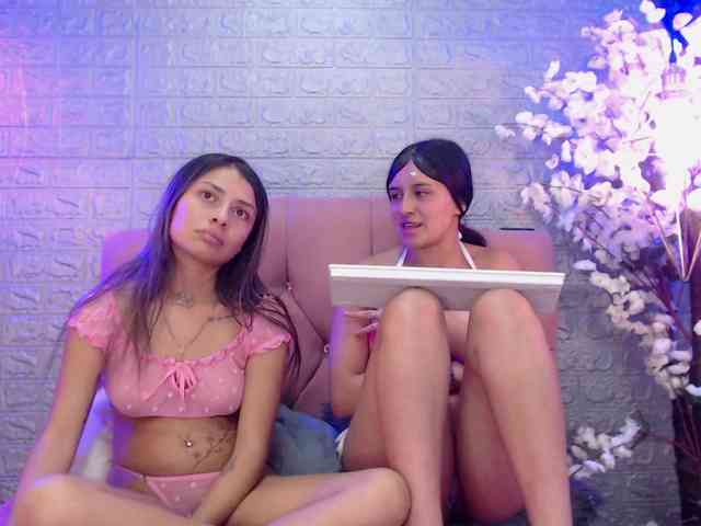 GIRLS-LESBI-HOTT webcam