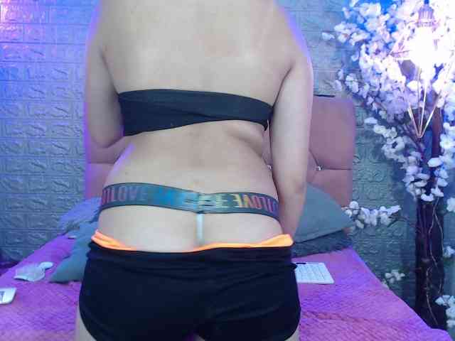 GIRLS-LESBI-HOTT webcam