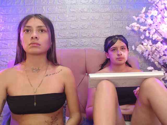 GIRLS-LESBI-HOTT webcam