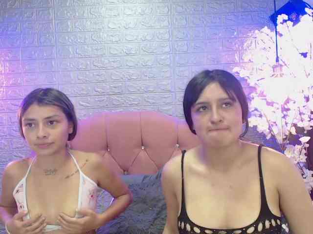 GIRLS-LESBI-HOTT webcam