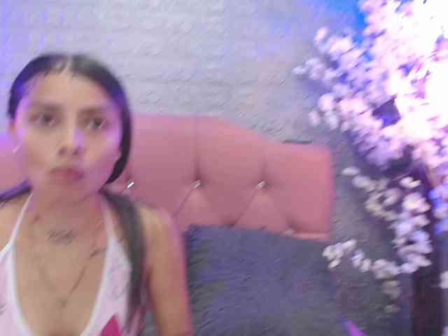 GIRLS-LESBI-HOTT webcam