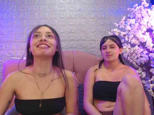 GIRLS-LESBI-HOTT webcam