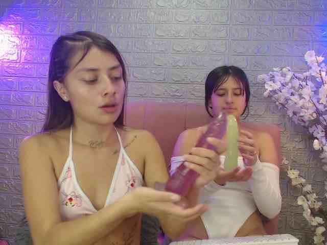 GIRLS-LESBI-HOTT webcam