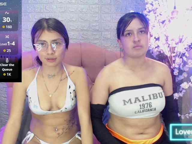 GIRLS-LESBI-HOTT webcam