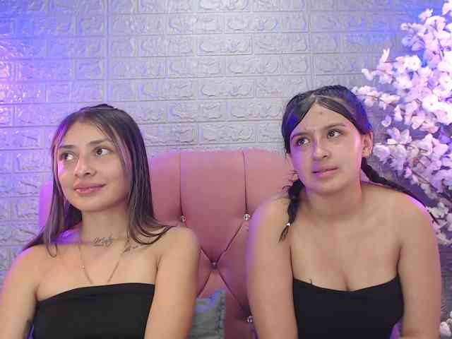 GIRLS-LESBI-HOTT webcam