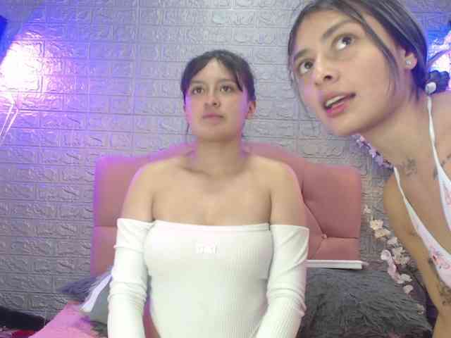 GIRLS-LESBI-HOTT webcam