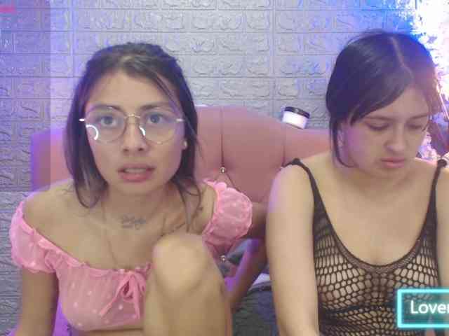 GIRLS-LESBI-HOTT webcam