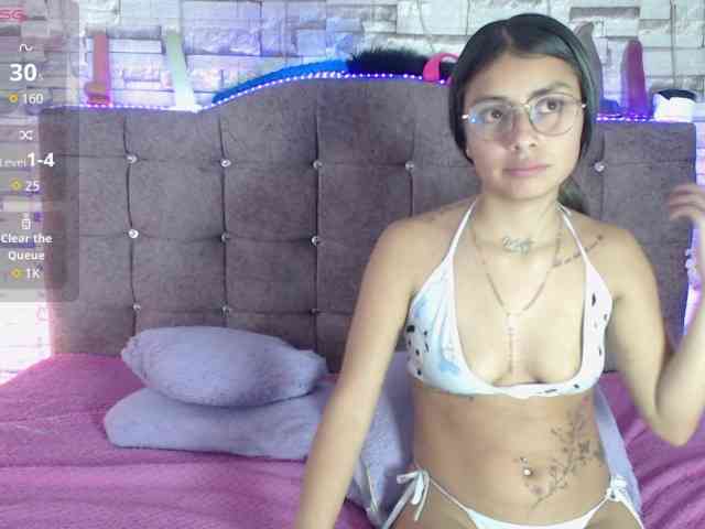 GIRLS-LESBI-HOTT webcam