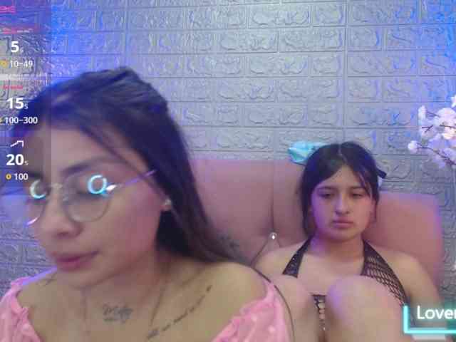 GIRLS-LESBI-HOTT webcam