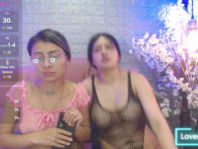 GIRLS-LESBI-HOTT webcam