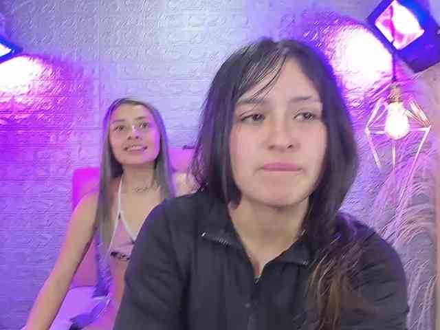 KARLA_AND_SOFI webcam