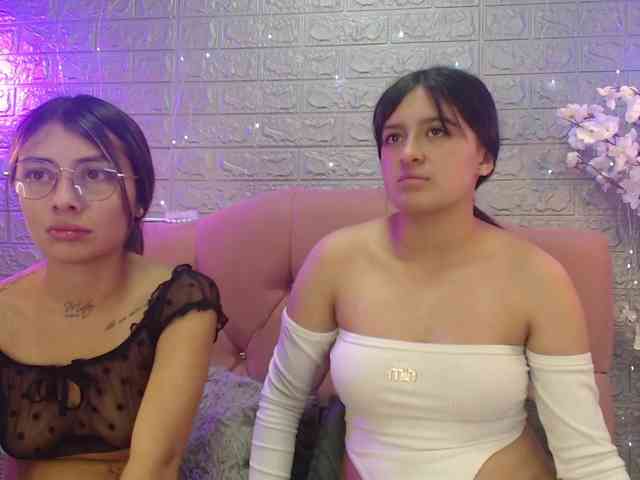 GIRLS-LESBI-HOTT webcam