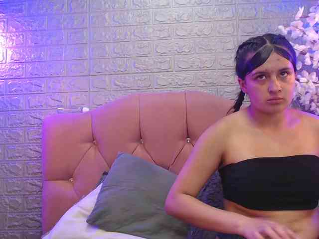 GIRLS-LESBI-HOTT webcam