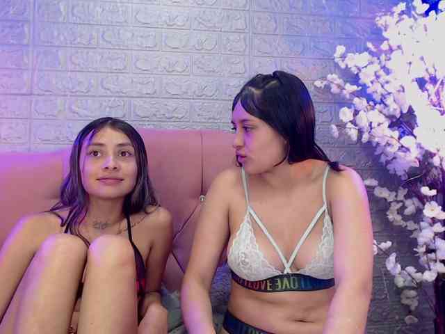 GIRLS-LESBI-HOTT webcam