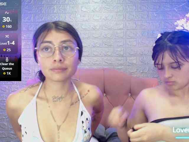 GIRLS-LESBI-HOTT webcam