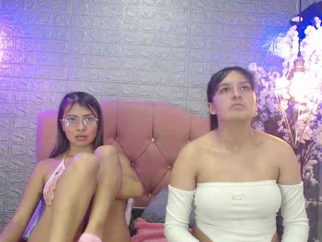 GIRLS-LESBI-HOTT webcam