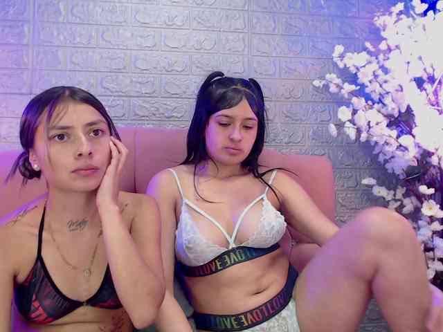 GIRLS-LESBI-HOTT webcam