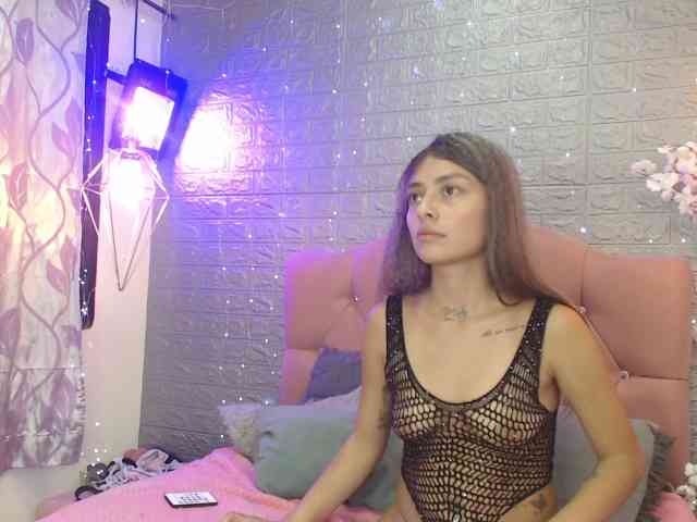 GIRLS-LESBI-HOTT webcam