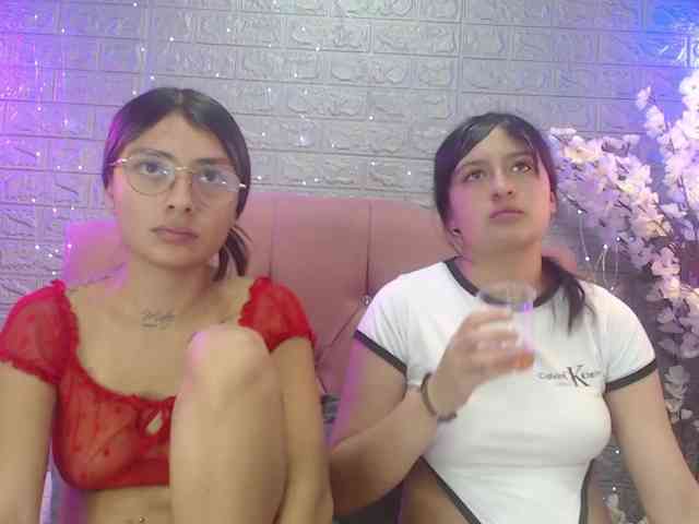 GIRLS-LESBI-HOTT webcam