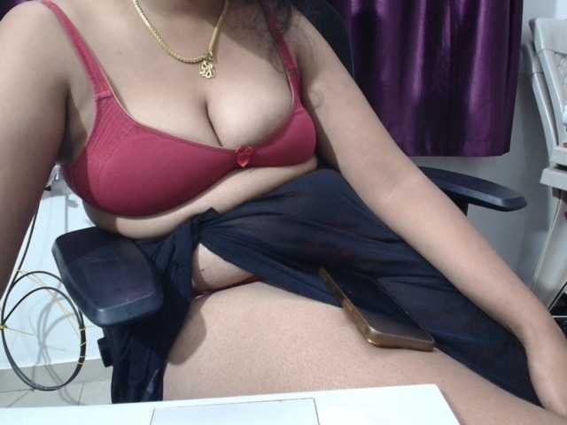 ShruthiIndian56 webcam