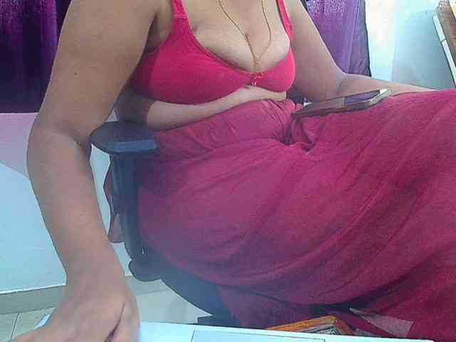 ShruthiIndian56 webcam