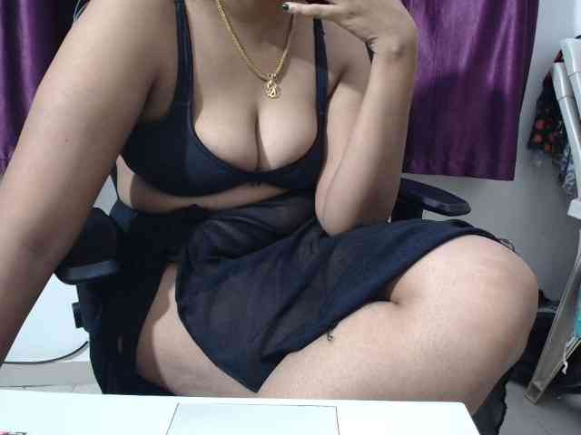 ShruthiIndian56 webcam