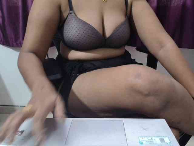 ShruthiIndian56 webcam