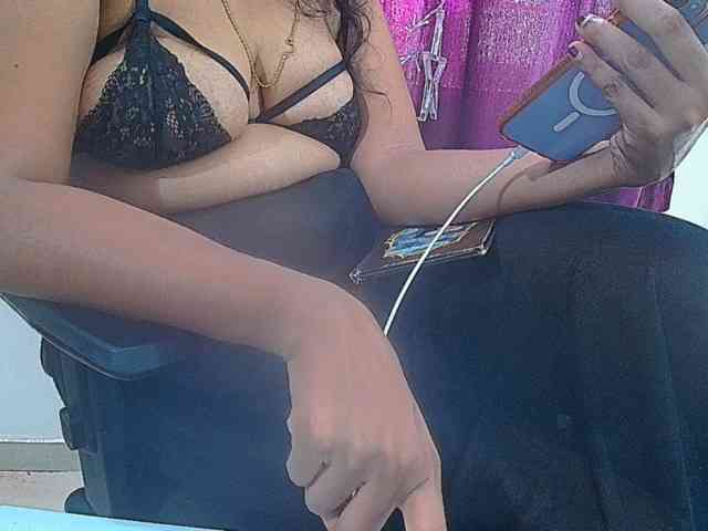 ShruthiIndian56 webcam