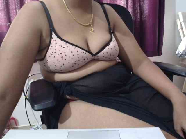 ShruthiIndian56 webcam