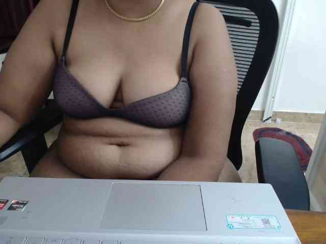 ShruthiIndian56 webcam