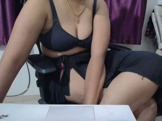 ShruthiIndian56 webcam
