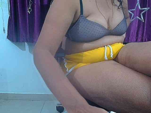ShruthiIndian56 webcam