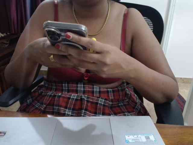 ShruthiIndian56 webcam