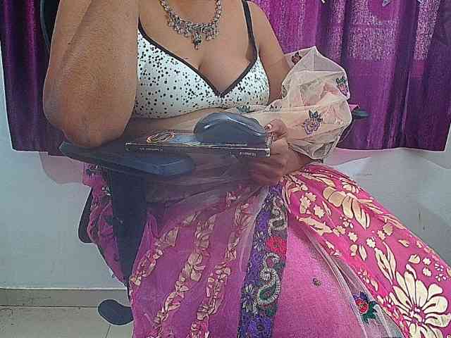 ShruthiIndian56 webcam