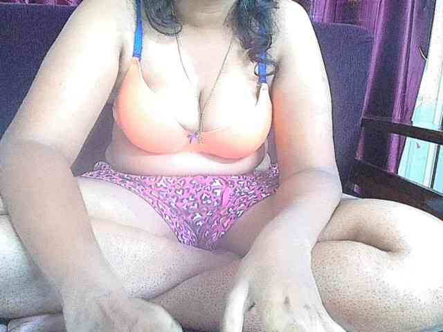 ShruthiIndian56 webcam