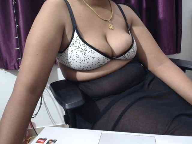 ShruthiIndian56 webcam