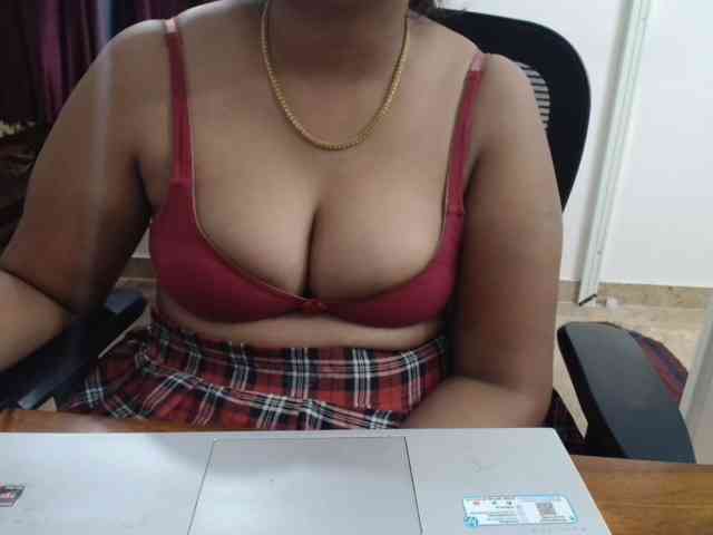 ShruthiIndian56 webcam
