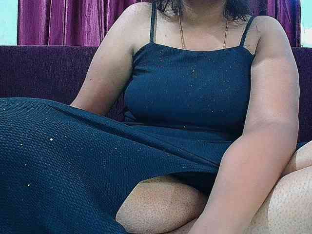 ShruthiIndian56 webcam