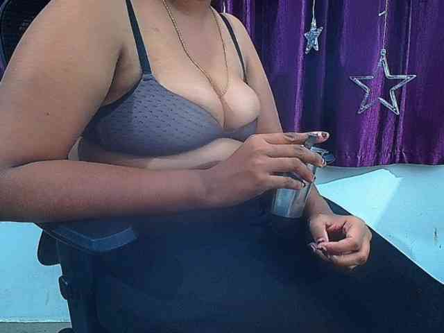 ShruthiIndian56 webcam